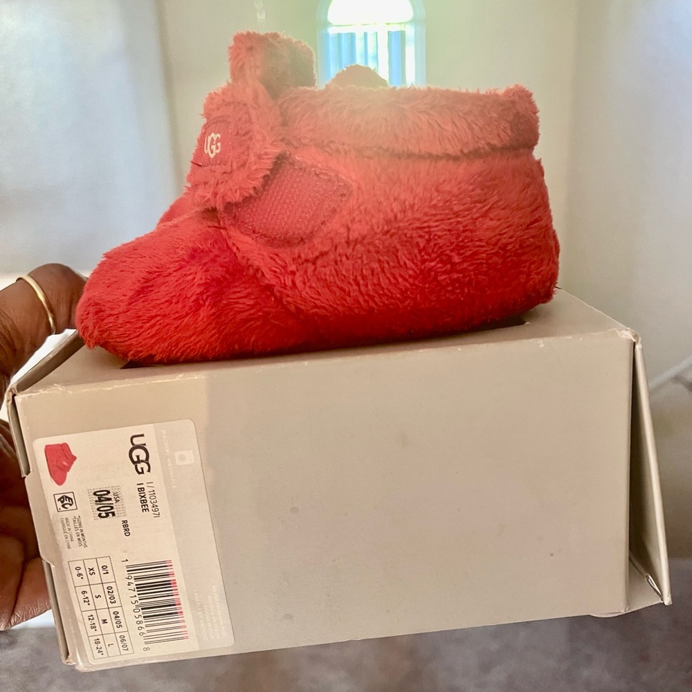 UGG infant red Slippers - Picture 3 of 3